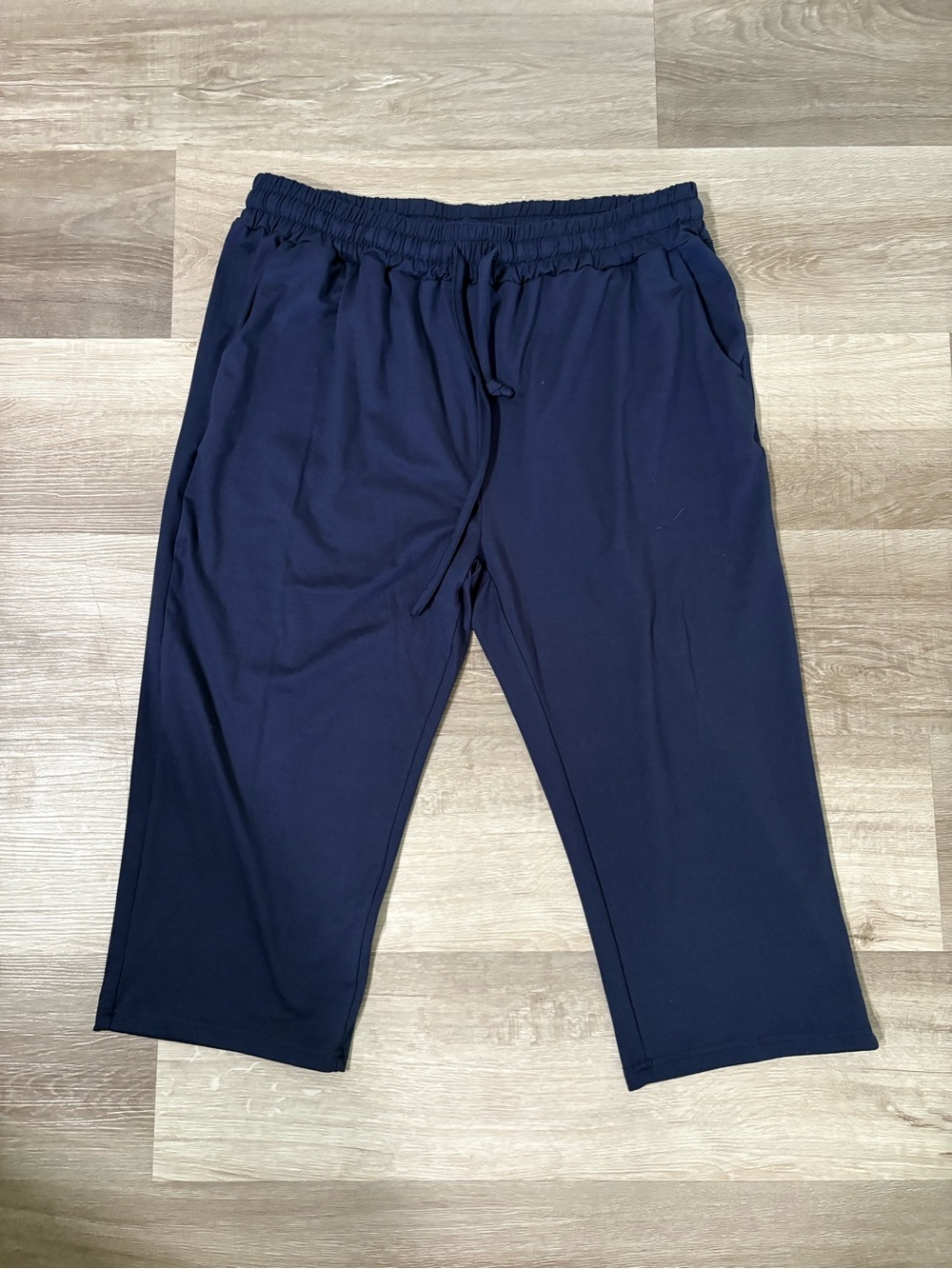 TARSE women’s Navy Drawstring Casual Capri Pants. Size XLarge
